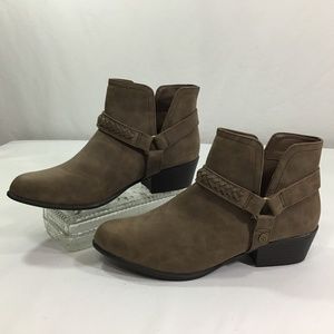 Daisy Fuentes “Winifer” Faux Leather Ankle Booties